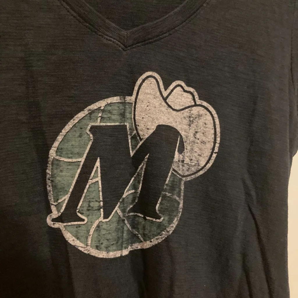 Dallas Mavericks Gray T Shirt Womens Large '47 Short Sleeve V Neck GUC Cotton - Image 2