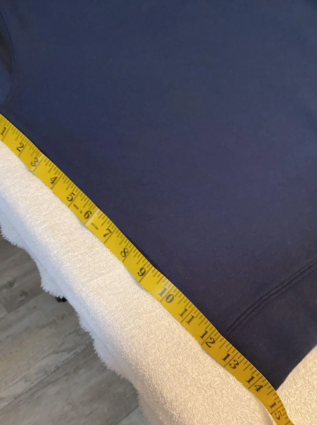 ruffle front sweatshirt Sz Small - Image 6