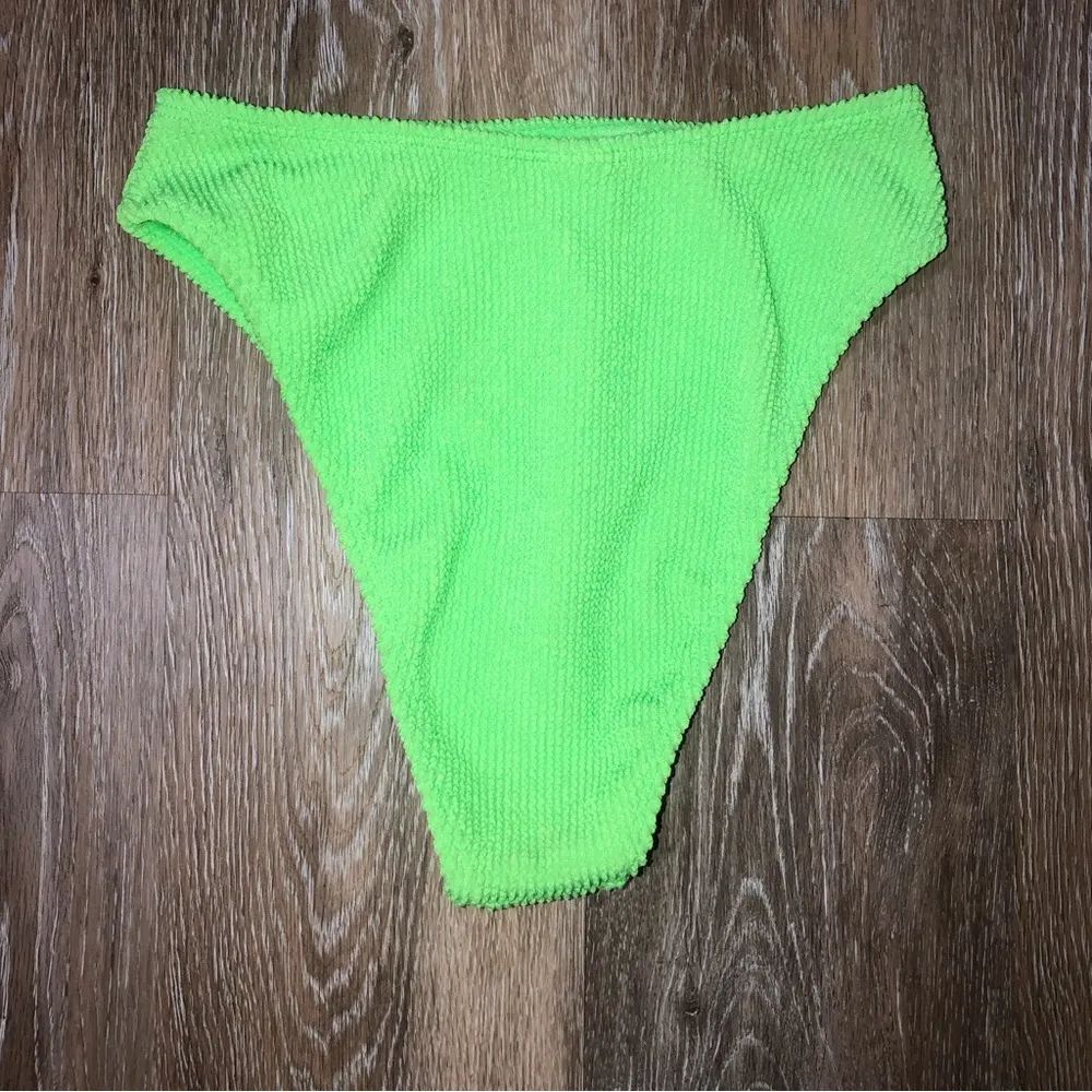 Good American Neon Green Chartreuse Always Fits Smocked Bikini Bottoms 00/0 NWOT - Image 4