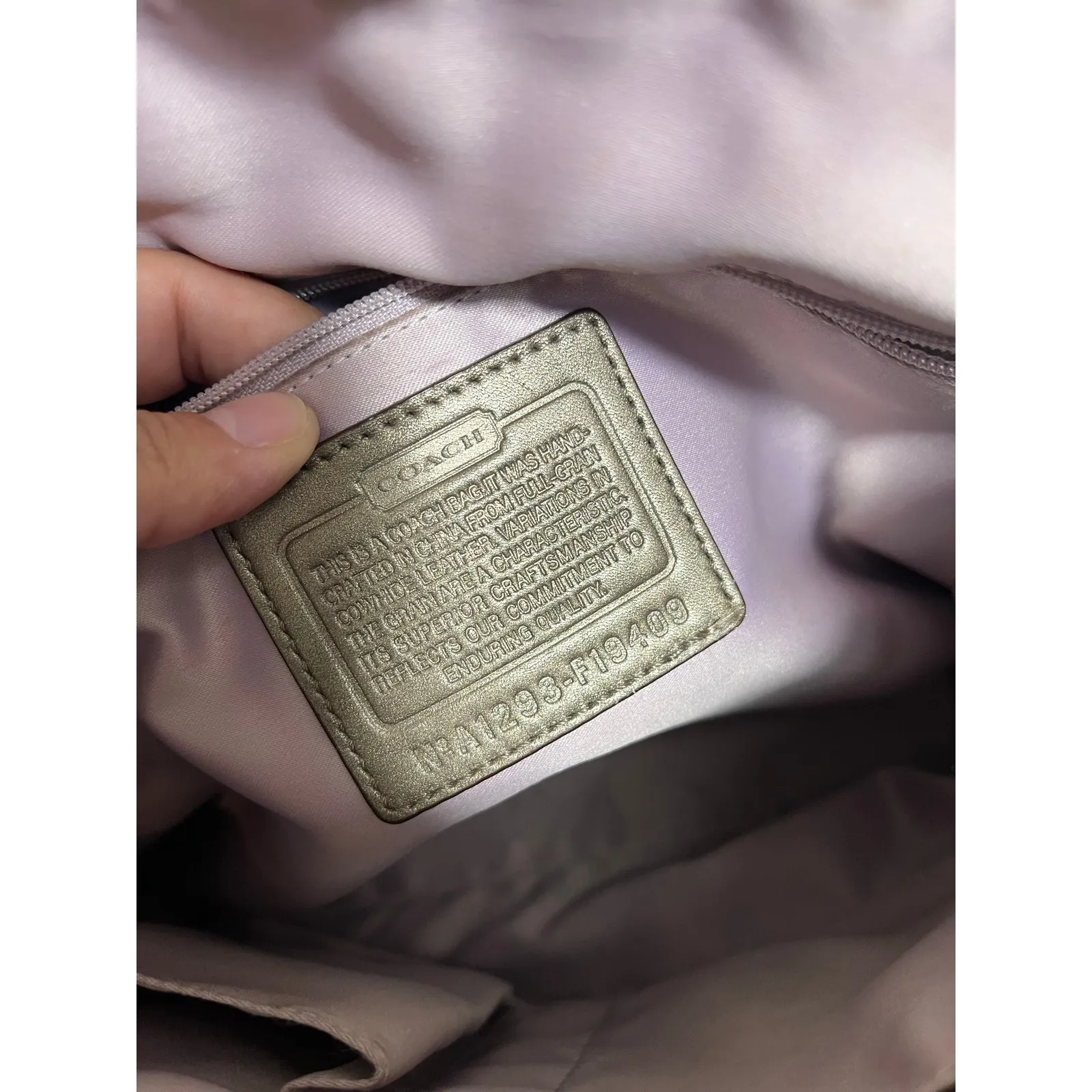 Coach Signature F19409 Leather Tote Shoulder Bag Purse Lavender Lining‎ - Image 11