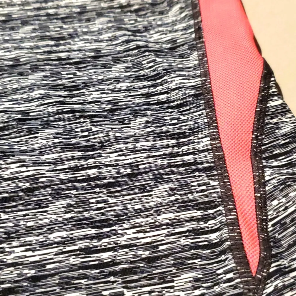 🥳🌶 Clearance! Cute Sport Tank Top Size L - Image 3