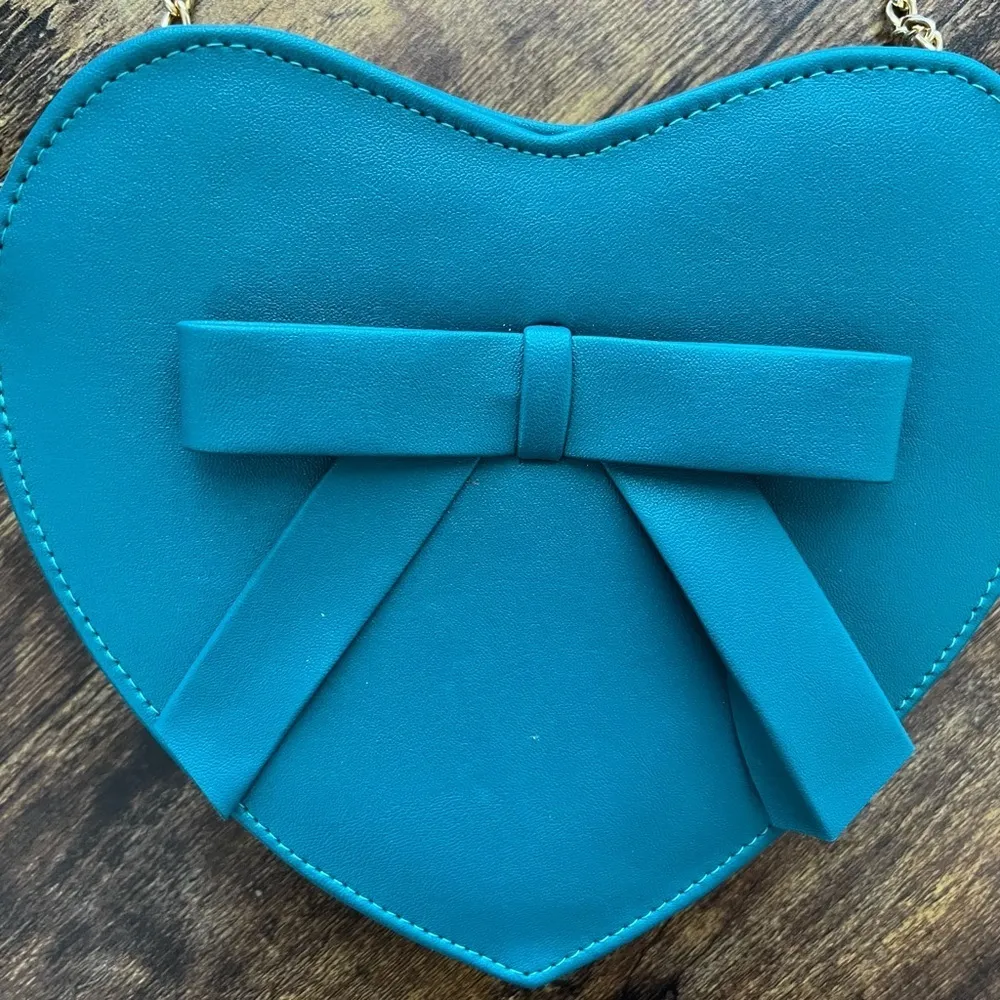 Companiafantastica teal blue heart shaped purse - Image 3