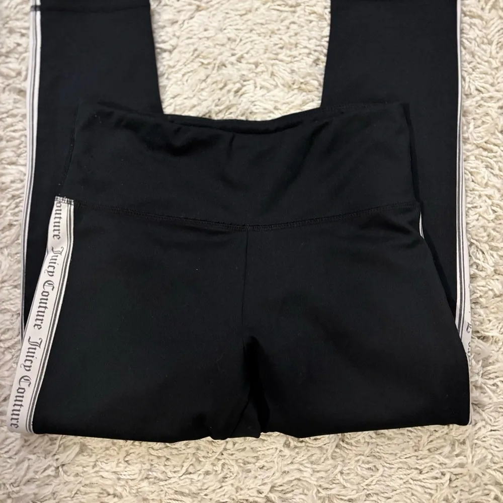 Juicy Couture Black Sport Leggings with Athletic Stripes Size M - Image 7