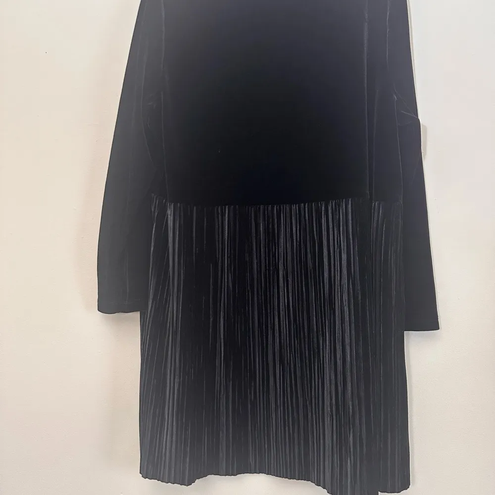 Chico’s Travlers Velvet Pleated cardigan black size 3 - Image 12