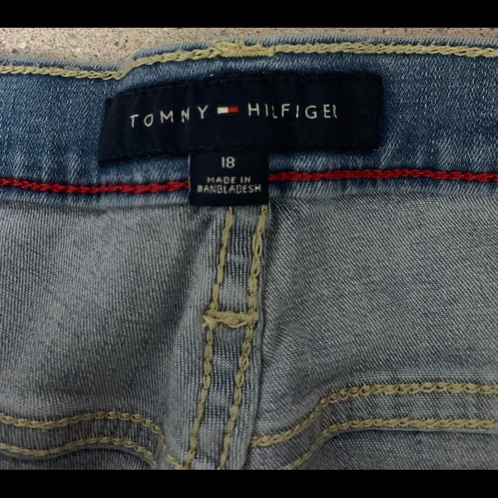 Tommy Hilfiger jean shorts - Image 3