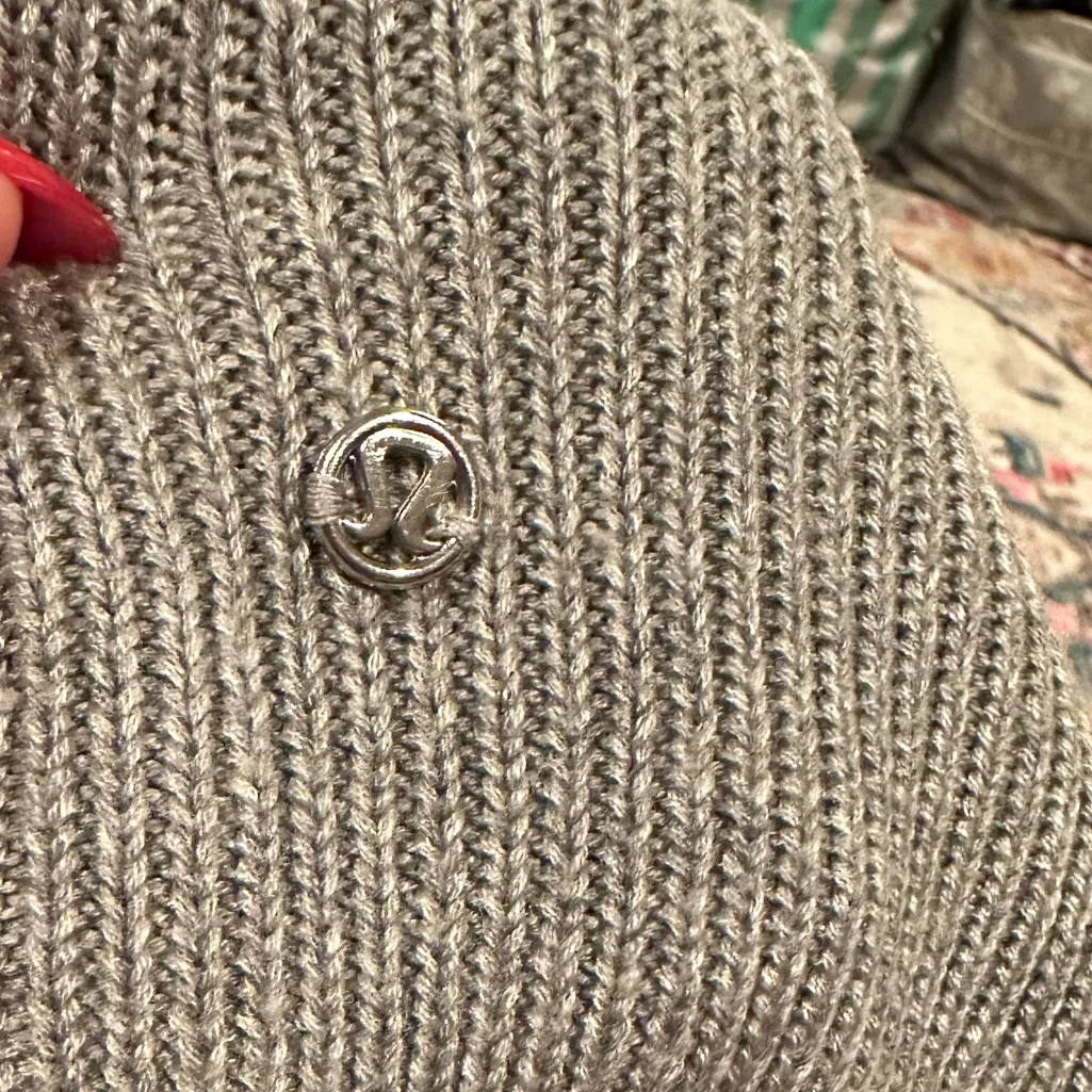 Lululemon Cabin Yogi Long Sleeve Grey Sweater Top - Image 5