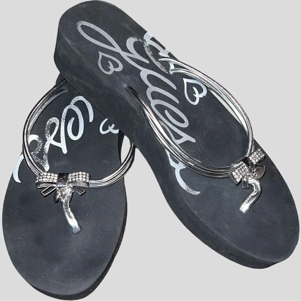 Guess  black foam sandals! Euc! Cute silver sparkle charm on front! - Image 4