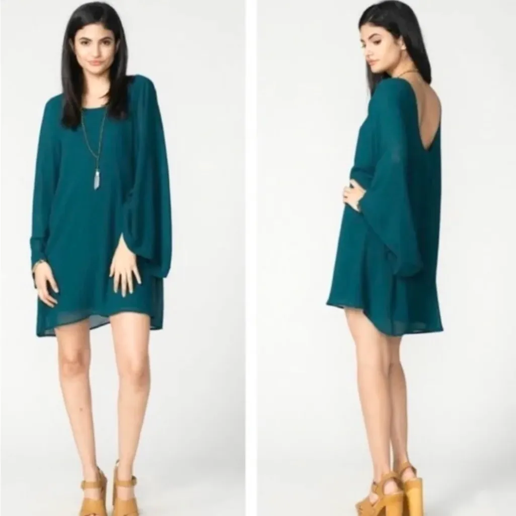 Show Me Your MuMu Emerald
Bombshell Dress - Image 2