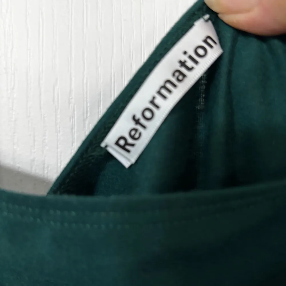 NWOT Reformation Yara One Shoulder Mini
Dress in Emerald Green Size L - Image 4