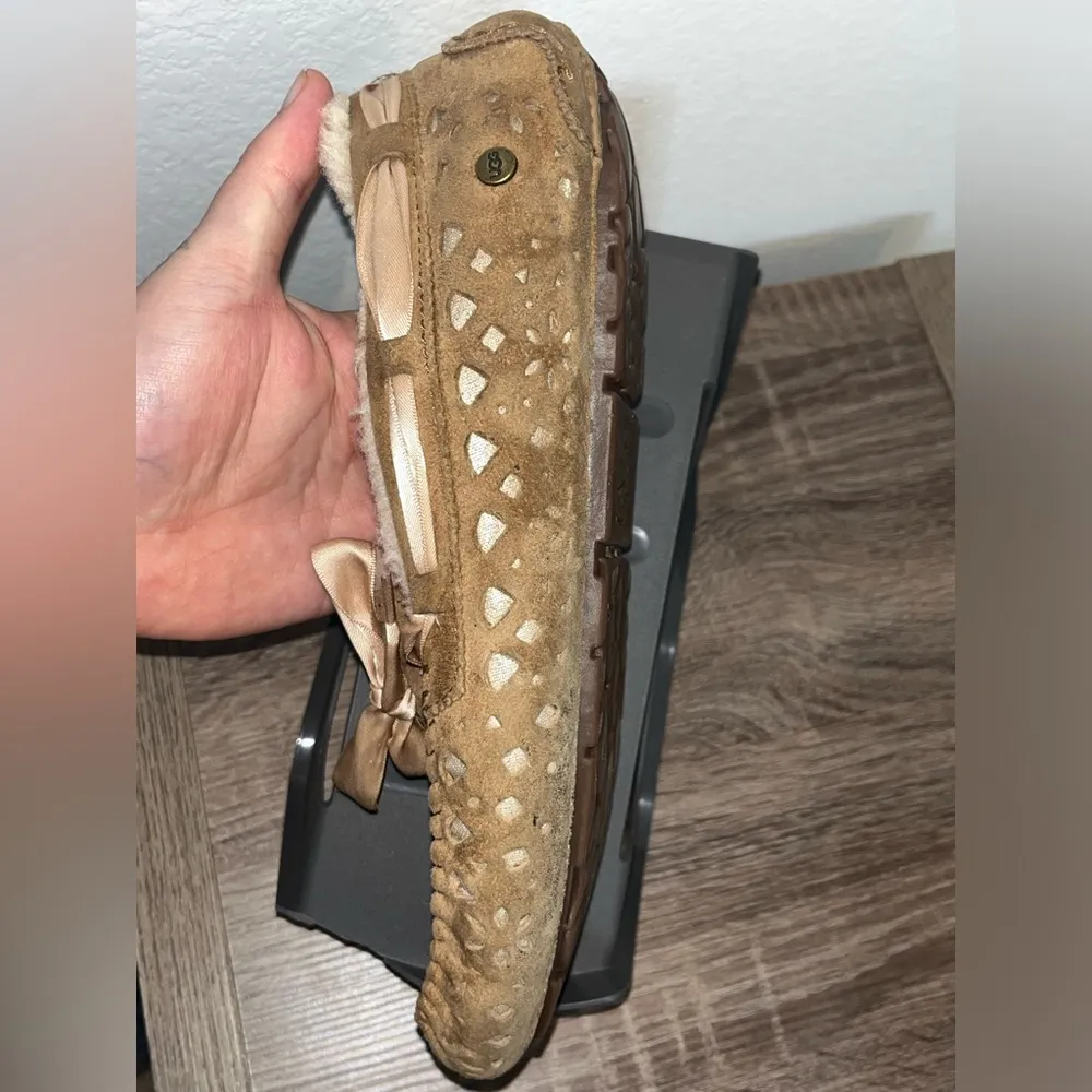 UGG Dakota Sunshine Perf Ribbon Satin Laces Bow Leather Chestnut Slippers Sz 9 - Image 10