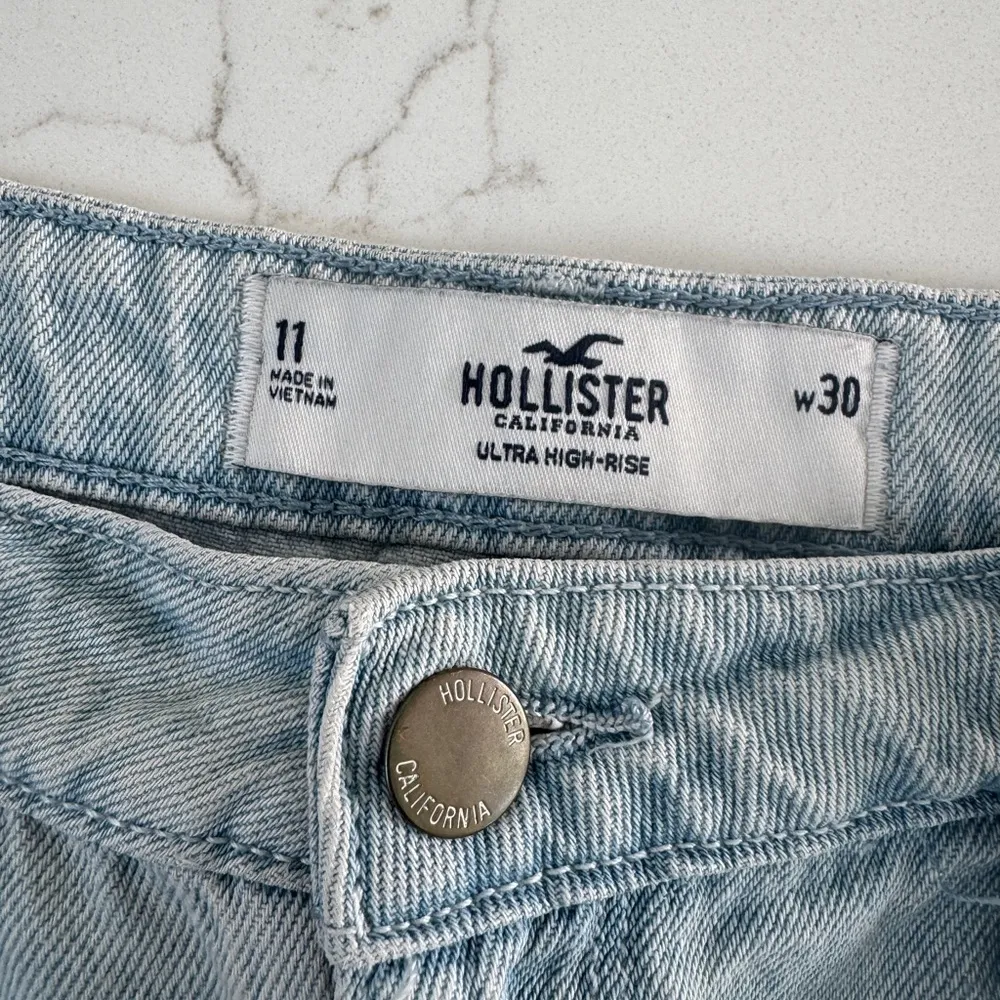 Hollister Blue Ruffled Mini Skirt - size 11 - Image 2