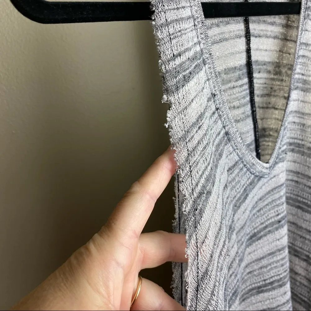 gray striped linen blend blouse, size Medium, raw hem - Image 3