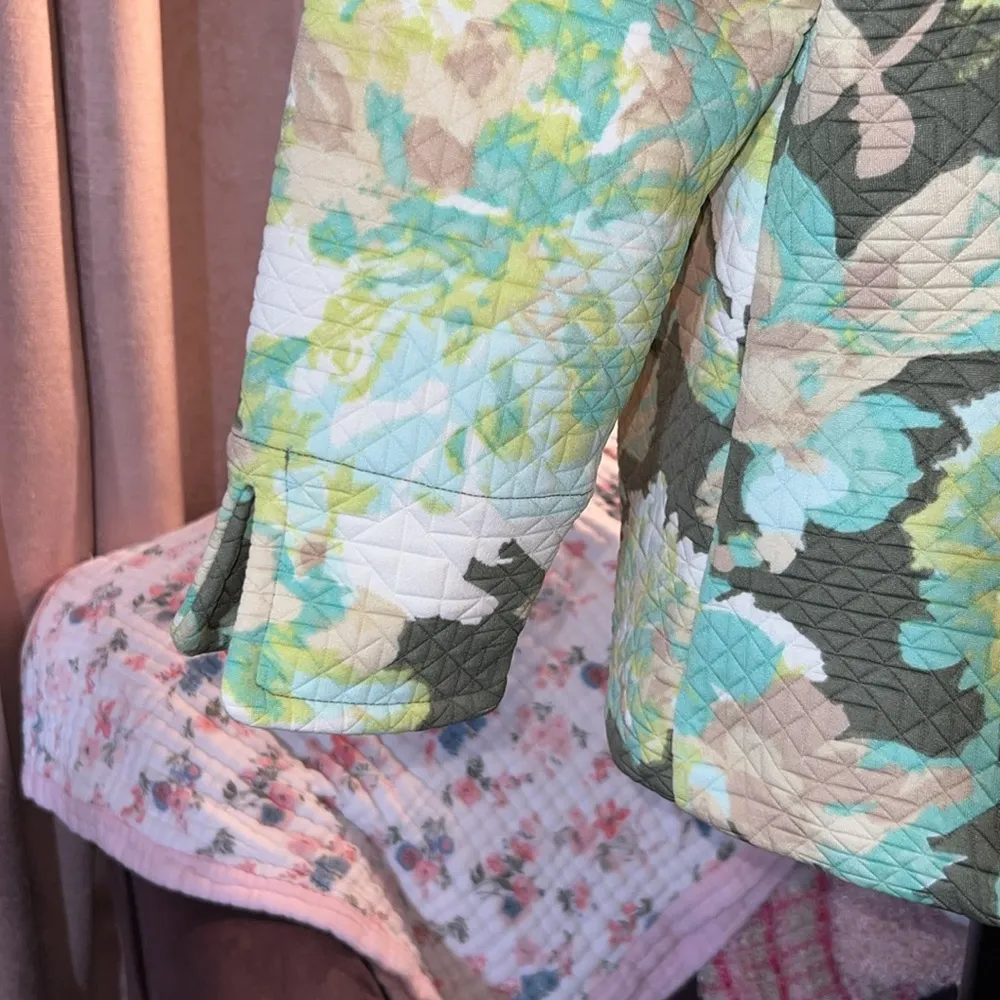 Size M Collarless 3/4 Sleeve Jacket - Image 14