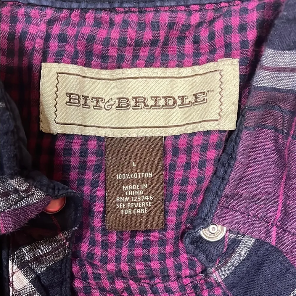 Bit & Bridle Purple and Pink Button Down Shirt Size L - Image 2