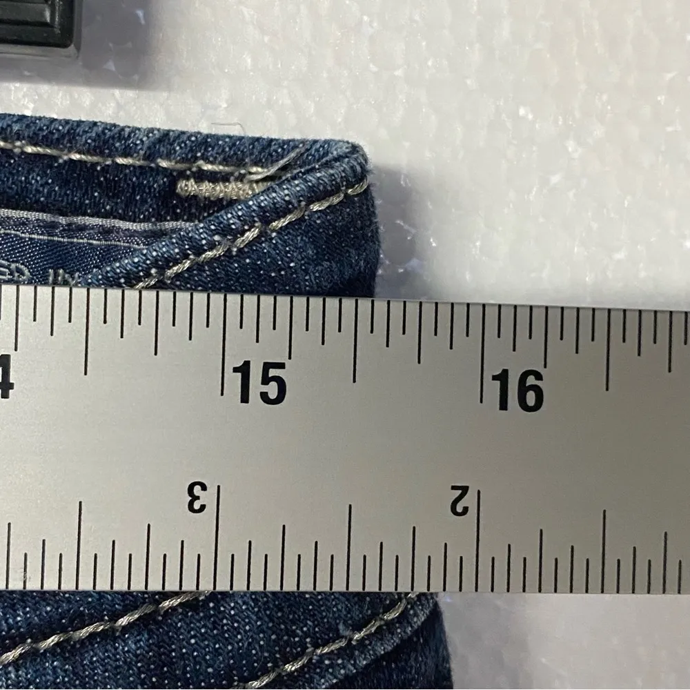 Miss Me Jeans Women 28W  Mid Rise Crop Distressed Jeweled Back Pocket ME8316VC - Image 4