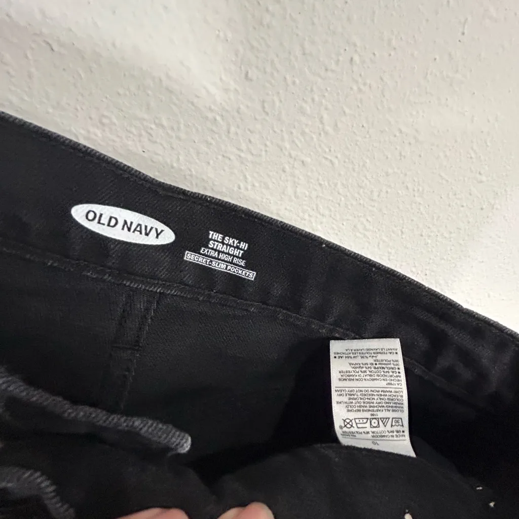 Old Navy Sky-Hi Straight Distressed Black Jeans Women’s Size 10 High Rise - Image 4