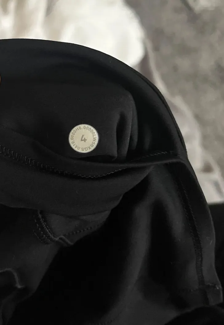 Lululemon Leggings Black Size 4 - Image 3