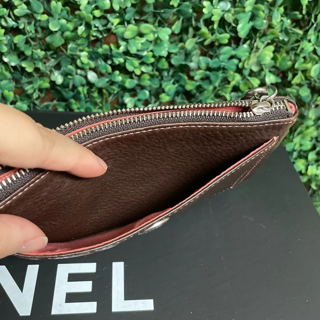 Coach - Vintage Brown Pebbled Leather Zip Wristlet W/ Hangtag & Pink Stitching - Image 6