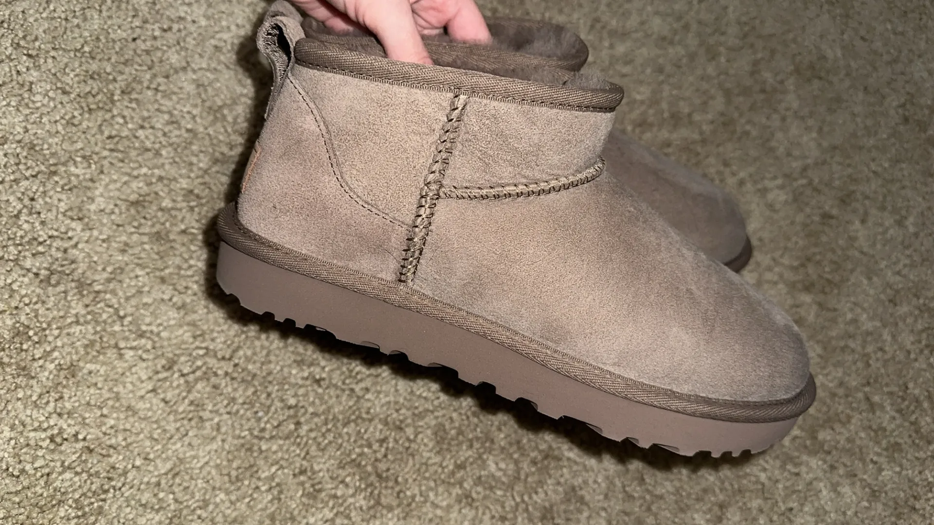 UGG  Ultra Mini  - Image 2
