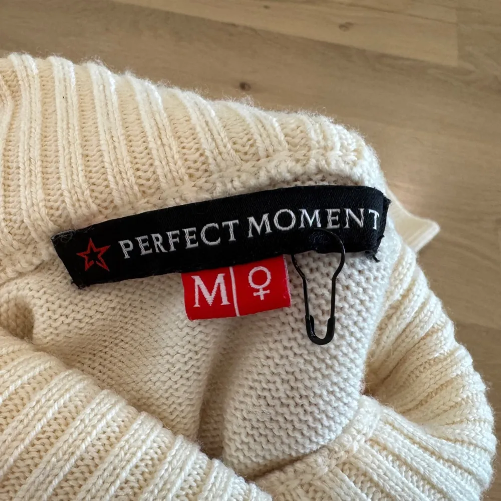 Perfect Moment Soul turtle neck merino wool sweater Blue Size M - Image 3