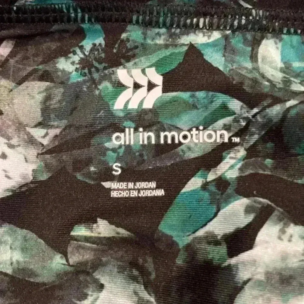 ⭐️ All in motion green and black leggings in size small - Image 6