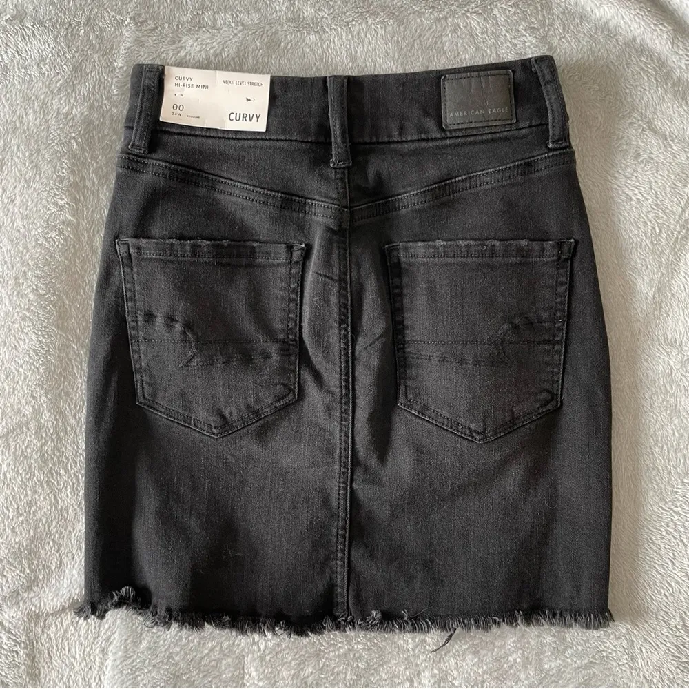 American Eagle Next Level Stretch Destroyed Distressed Black Denim Mini Skirt 00 - Image 2