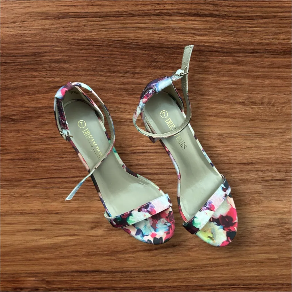 Dream Pairs Pink and Red Heeled Sandals - Image 2