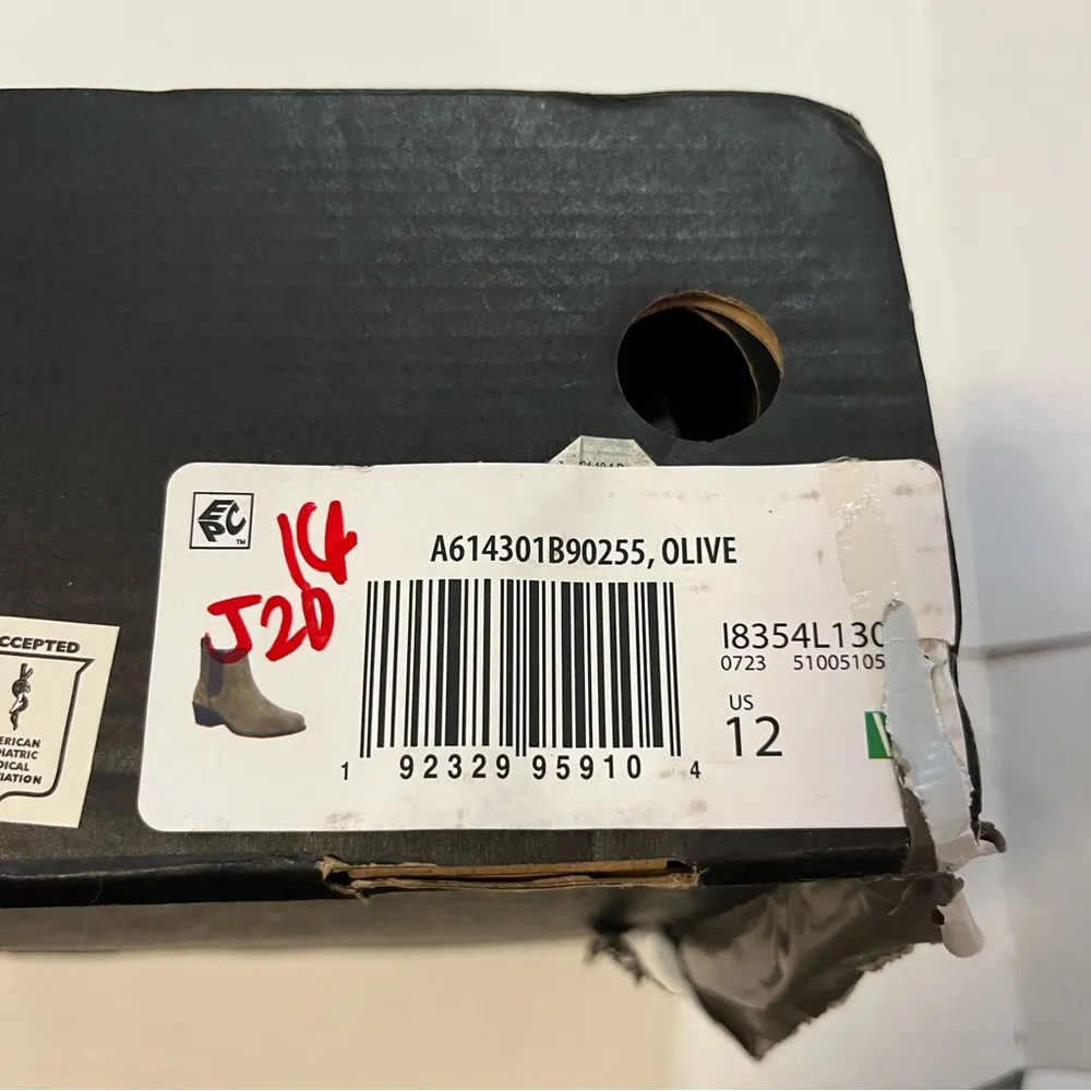 Vionic Roselanf Suede Ankle Boot in Olive Green Sz 12W NEW w/Box Water Repellent - Image 12