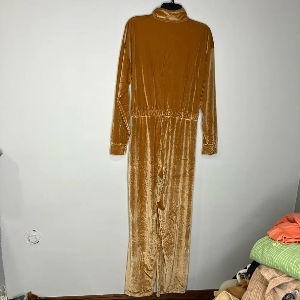 Fabletics Velour zip up‎ wide leg onesie jumpsuit women’s size large gold - Image 9