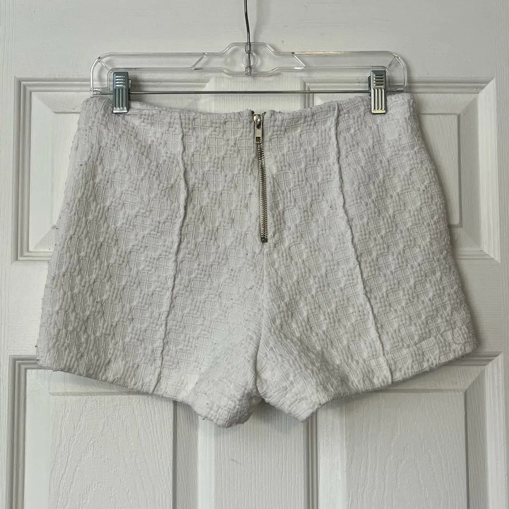 Woven Pleated Zip-Back Shorts - Size UNKNOWN - Image 2