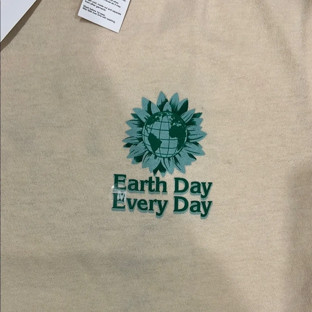 Earth Day Every Day Cream T-Shirt - Image 3