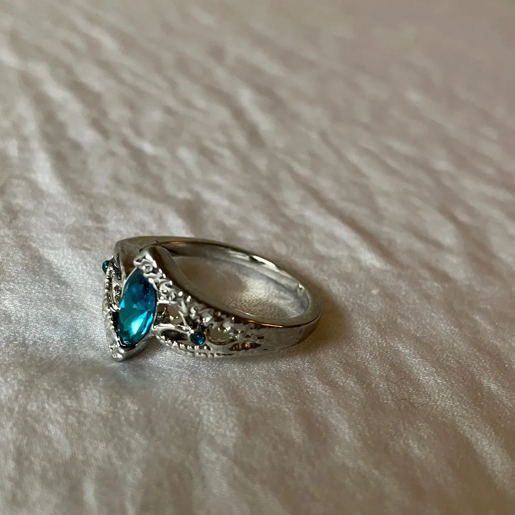 Ocean Blue Silver Tone Costume Ring - Image 9