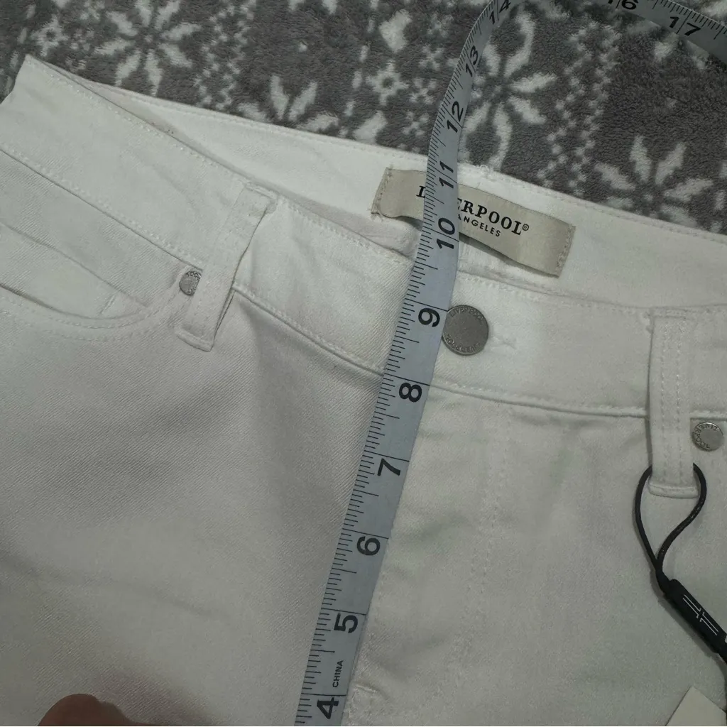 NWT Stitch Fix Liverpool Charlie Crop W/ Rolled Hem In White Size‎ 6/28 - Image 9