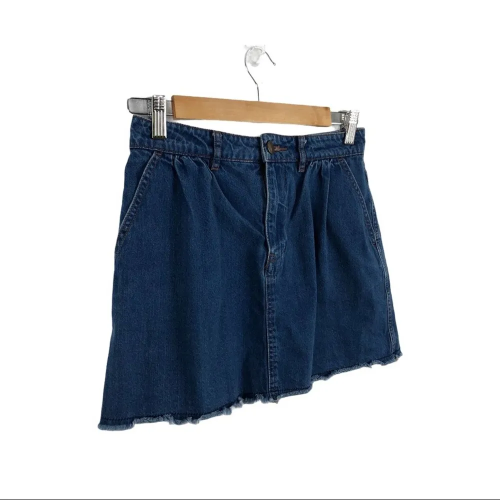 Zara Denim Mini Skirt Pleated Raw Hem Size XS - Image 4
