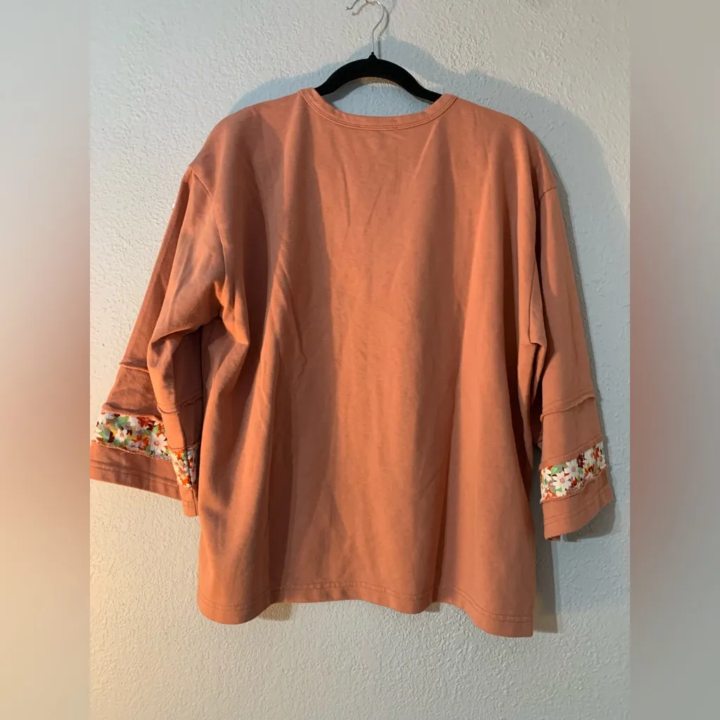 Easel Peach Floral Sweatshirt - Image 6