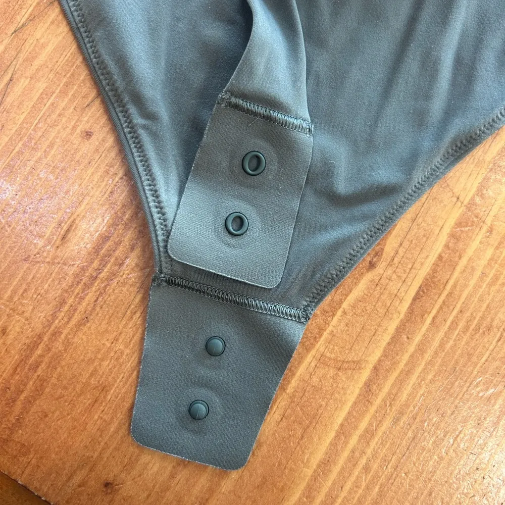 Lululemon Women’s  body suit - Image 3