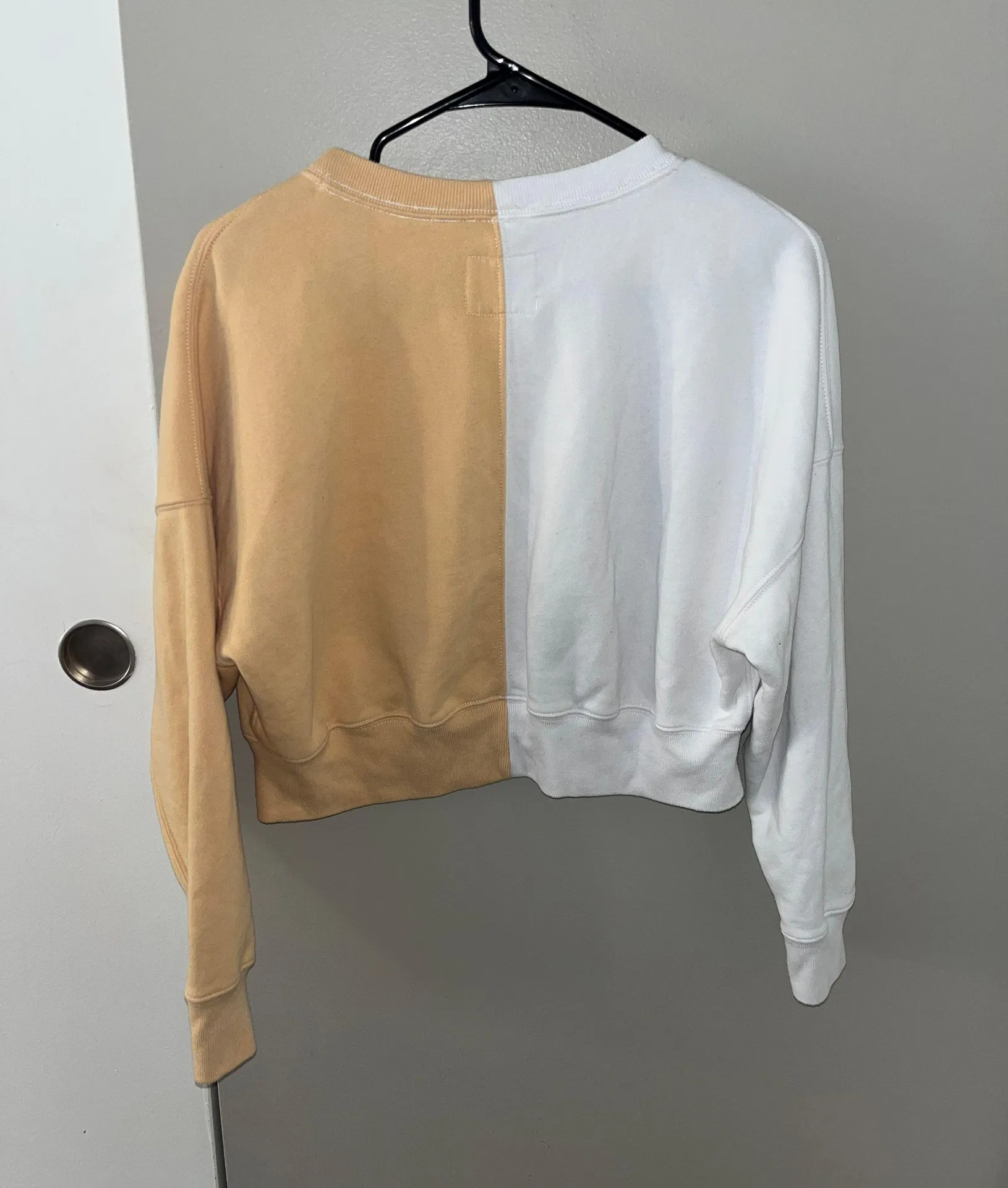 Abercrombie and Fitch Crewneck Sweatshirt - Image 2