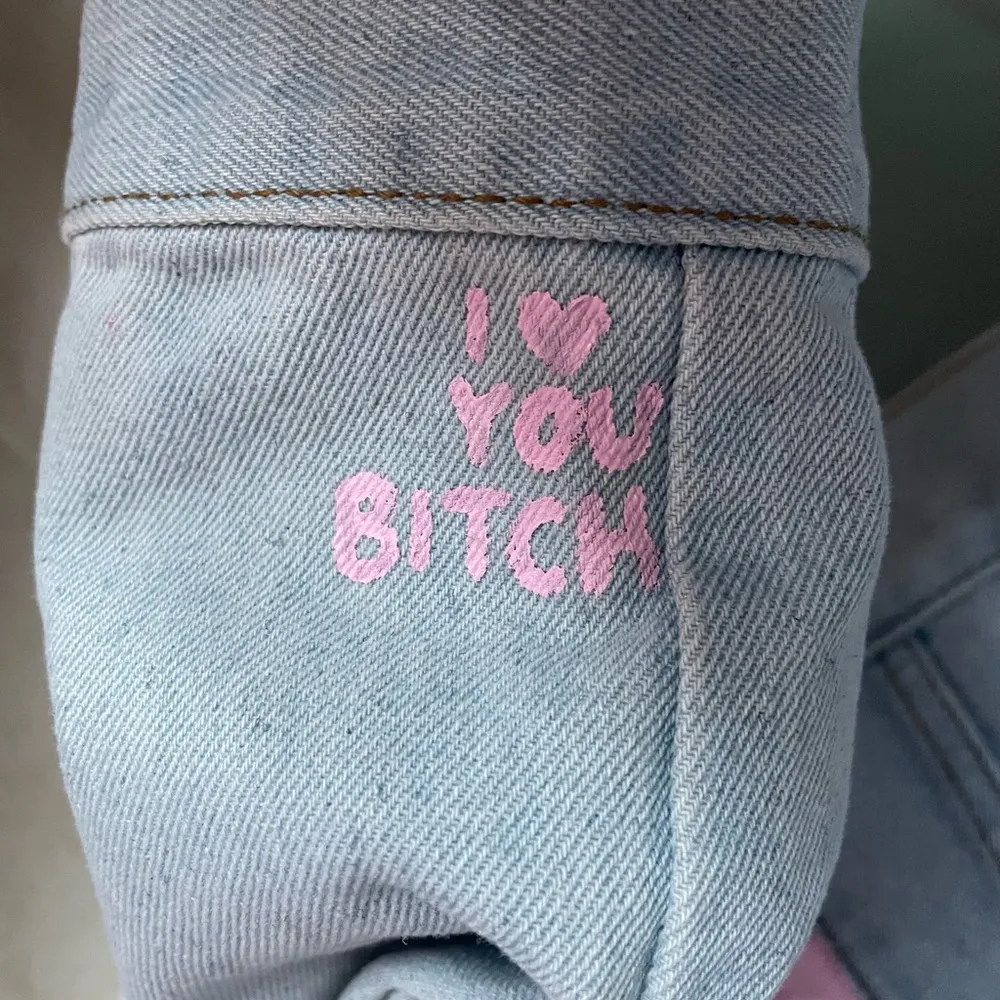 Brooklyn Cloth Co Hand Painted Scooby Doo“ Fred Jones” Distressed Denim Jacket-M - Image 4