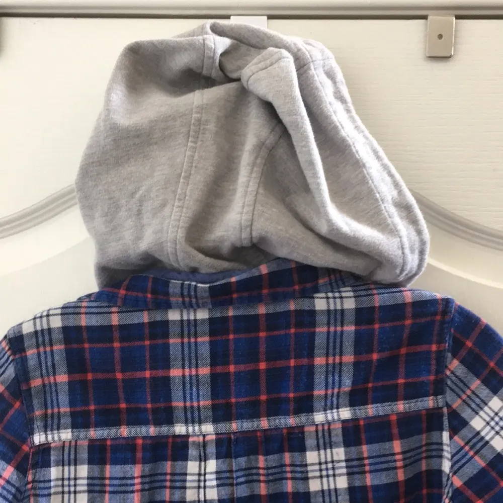 FINAL MARKDOWN Ladies’ Hurley Hooded LS Button Down Shirt small - Image 9