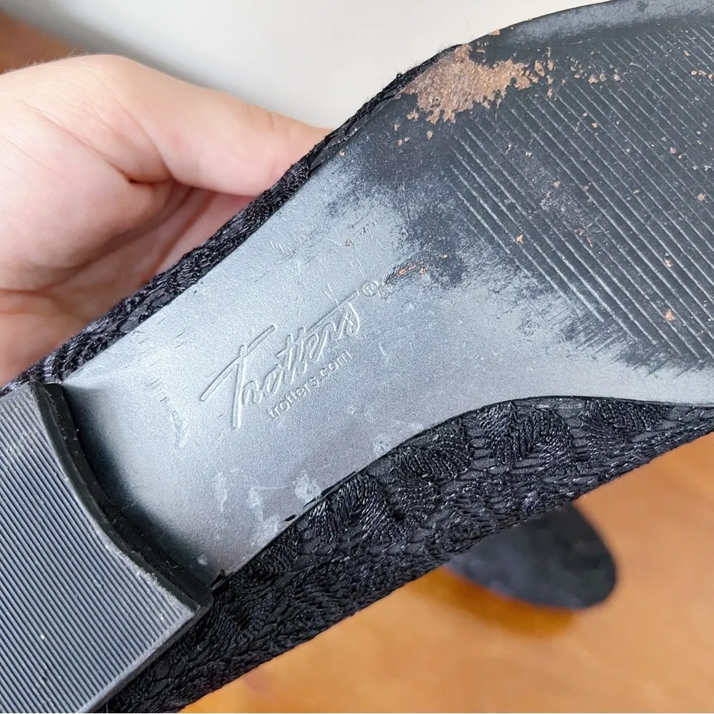 vintage • Trotters 90s black lace loafers flats slip ons smoking slippers Size 8 - Image 9