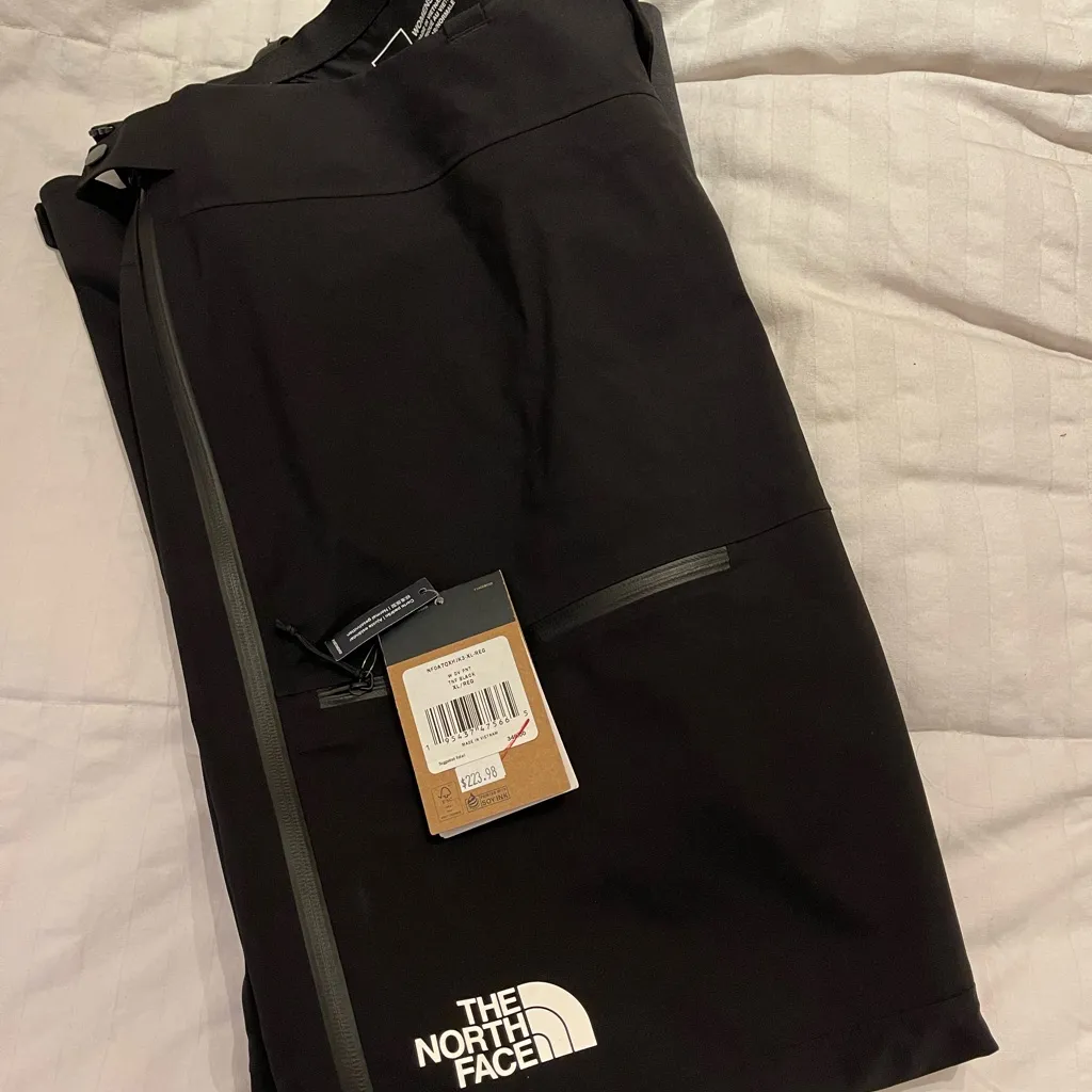 New North Face Snowboarding Pants Size XL - Image 4