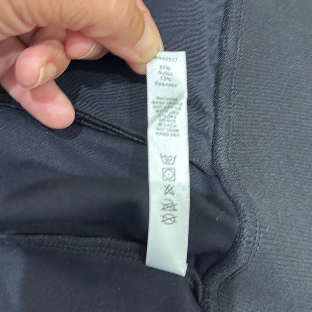 Unbridled Black short, bomber jacket, black, long sleeves size small - Image 12