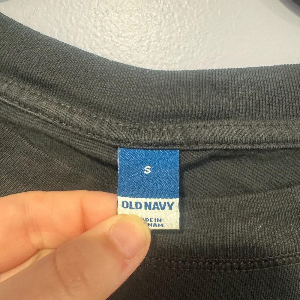 Grey rainbow old navy crop‎ Tshirt - Image 2