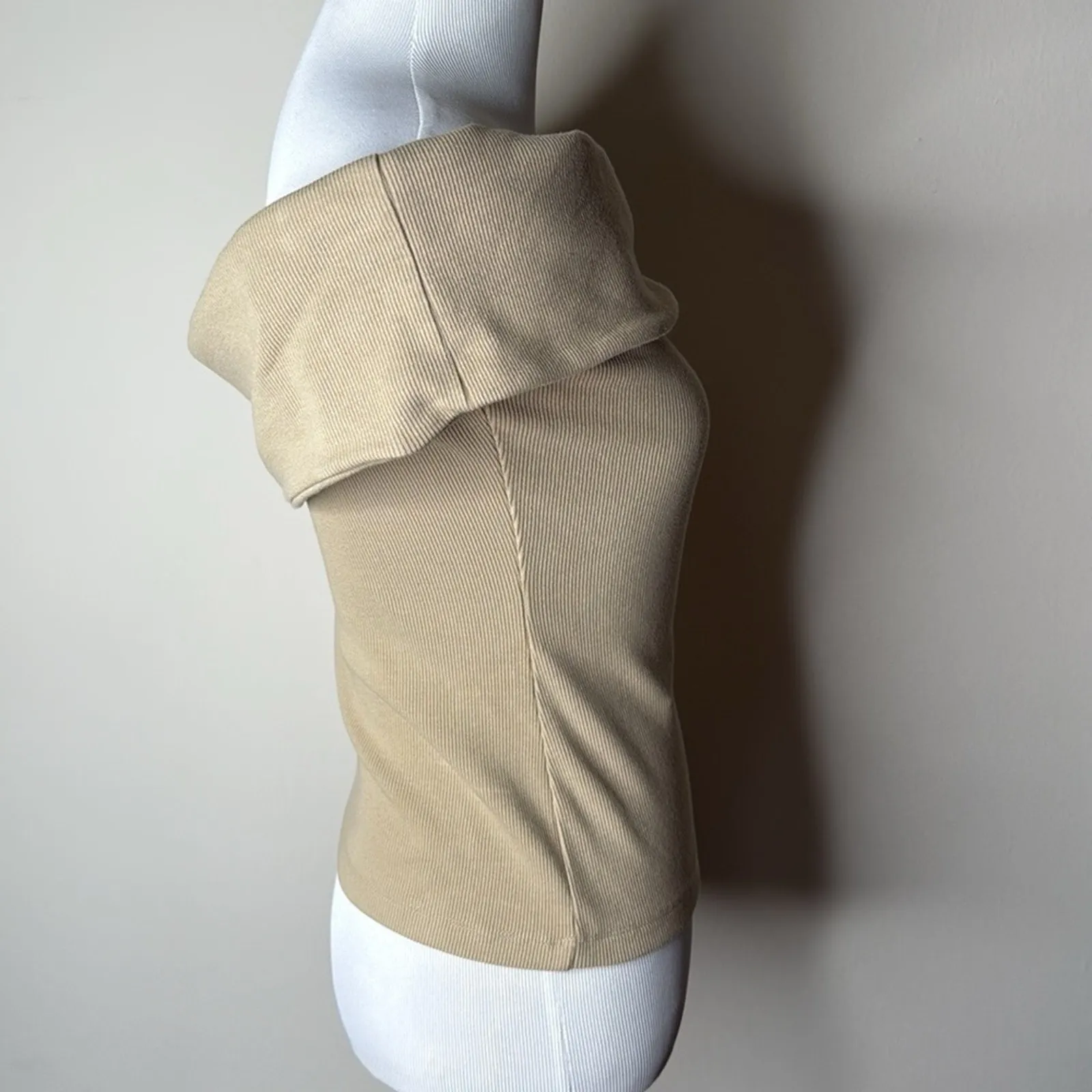 Banana Republic Factory Maverick Tan Ribbed Off Shoulder Top - Image 4