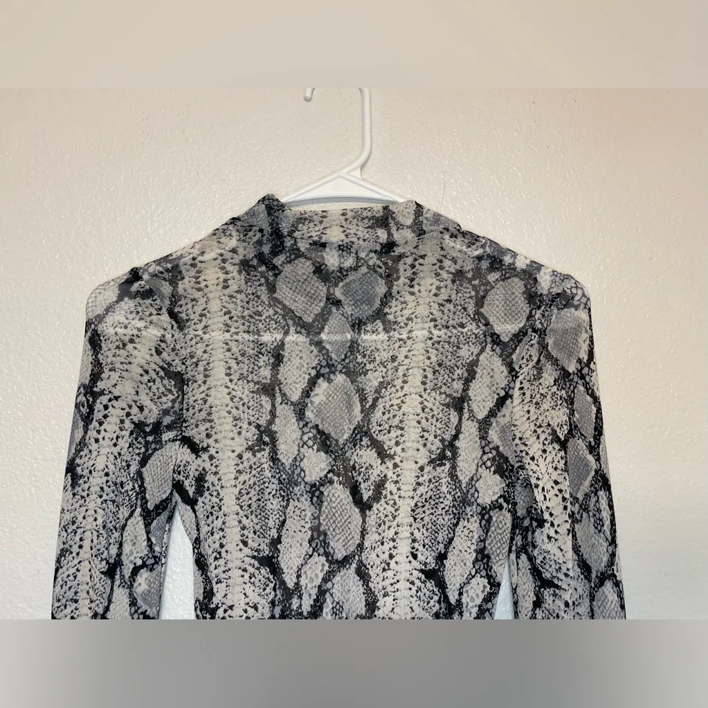 Haute‎ Monde Monochrome Snakeskin Sheer Bodysuit Size S - Image 6