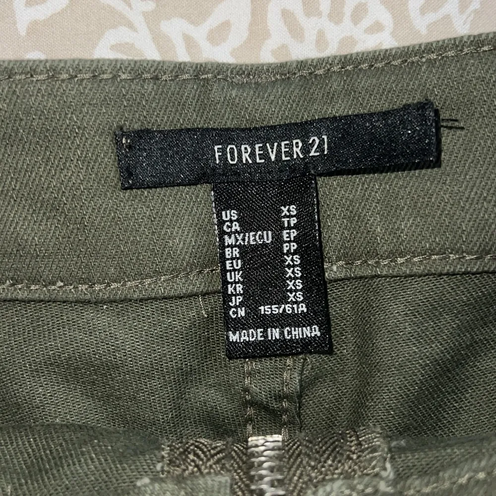 Forever 21 Olive Green Shorts - Image 3
