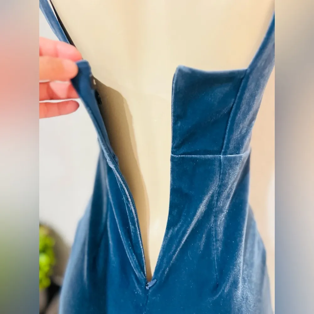 Express velvet dress pit to pit “15 1/2 
Waist “12 with a sweet heart neckline 0 - Image 8