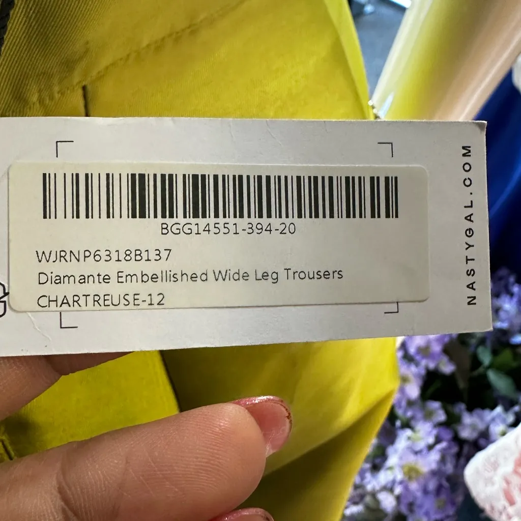 Nasty Gal diamanté Embellished size 6 top & size 8 wide leg pantsChartreuse - Image 5