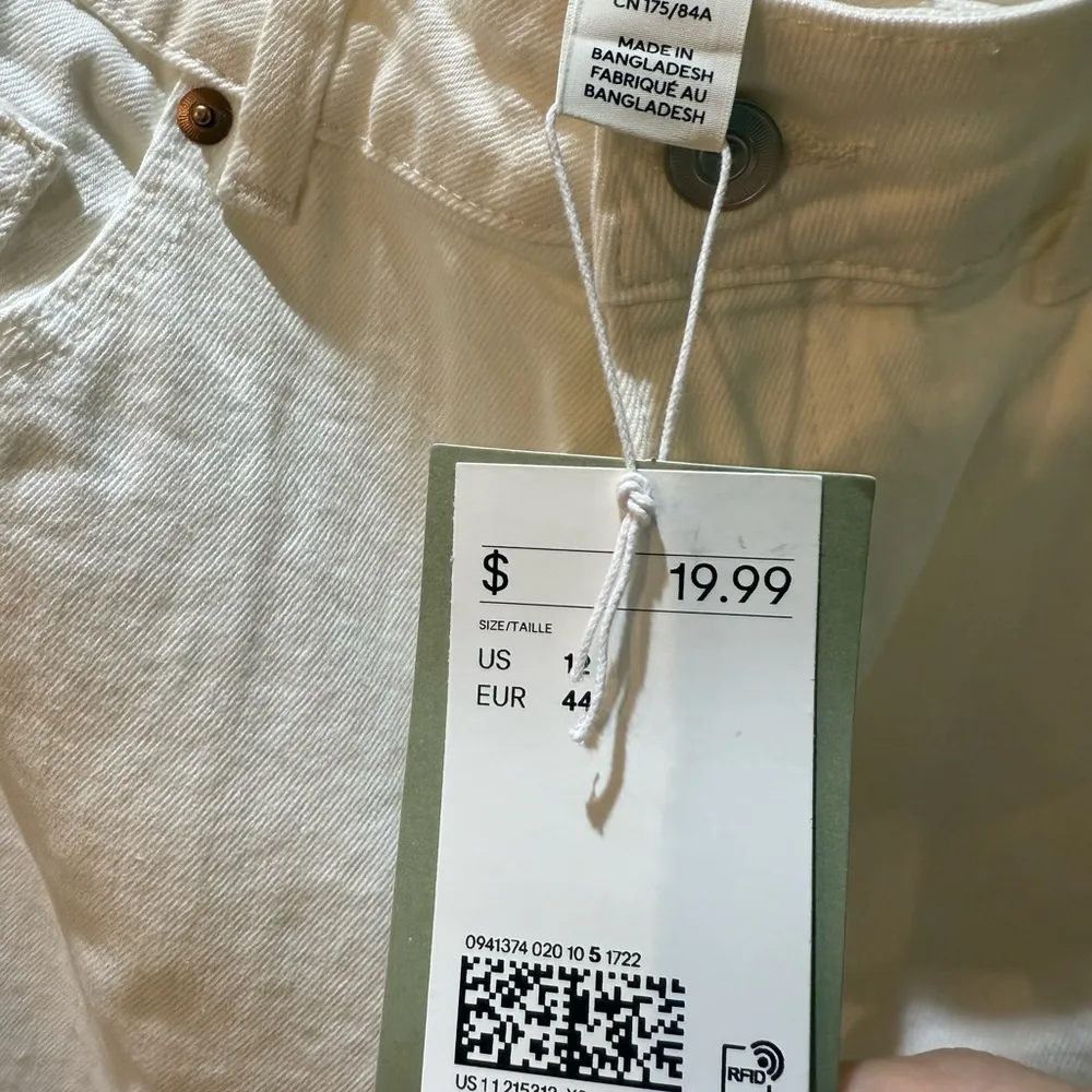 H&M White Slim Leg High-Waist Jeans Classic Denim
12 - Image 5