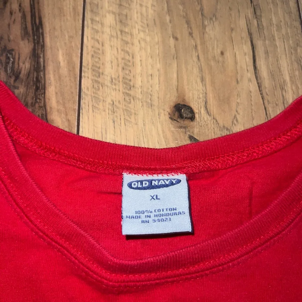 Vintage old navy tee - Image 2